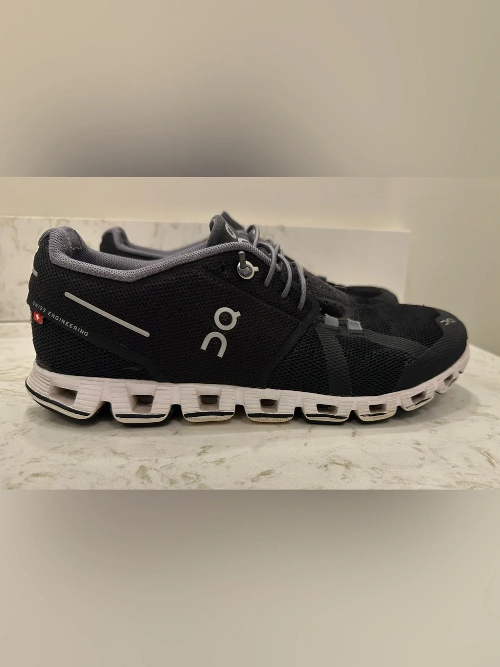 On Cloud 5 Women’s Running Shoes 8.5